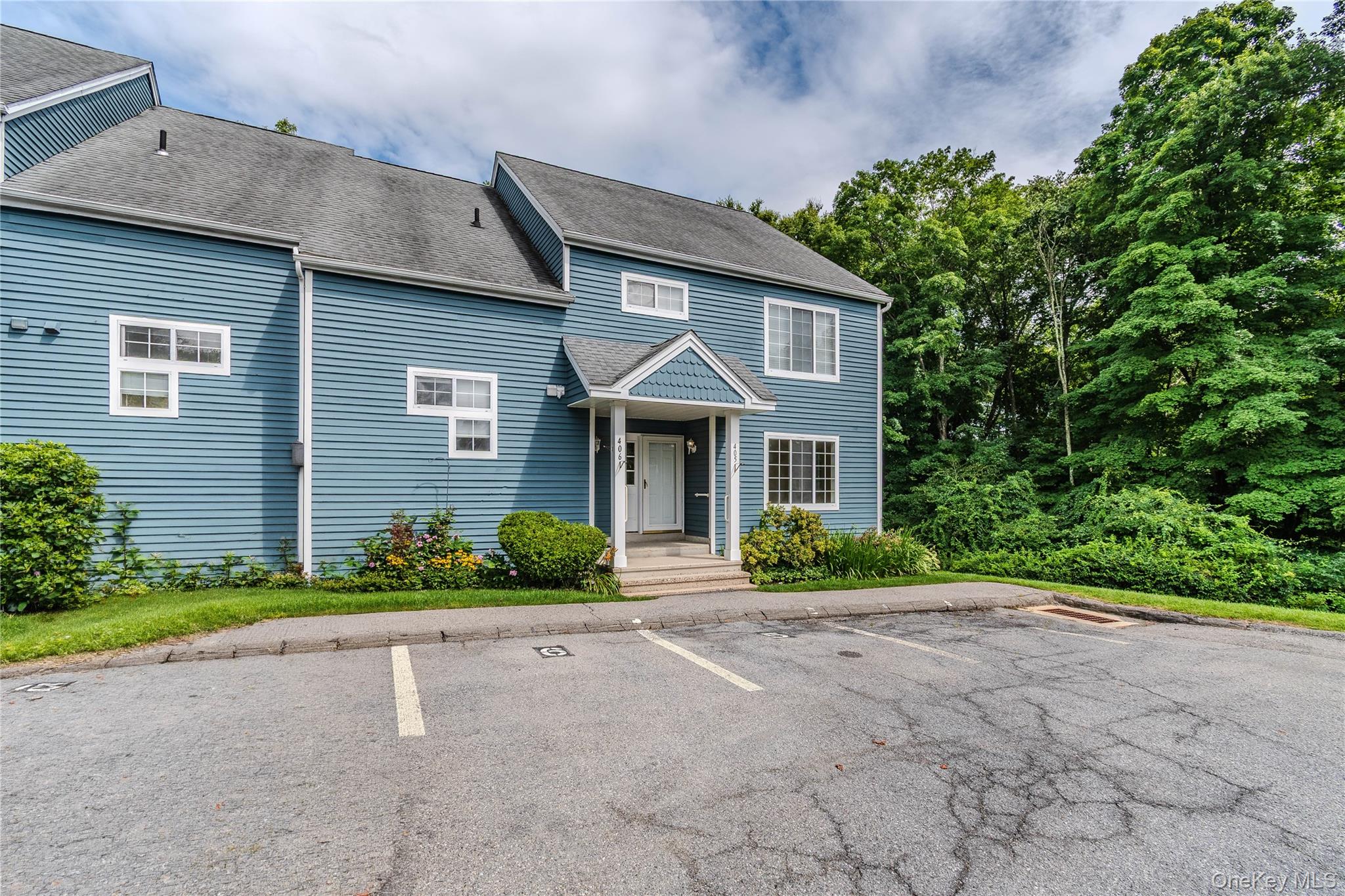 405 Bentley Court – For Sale photo 41
