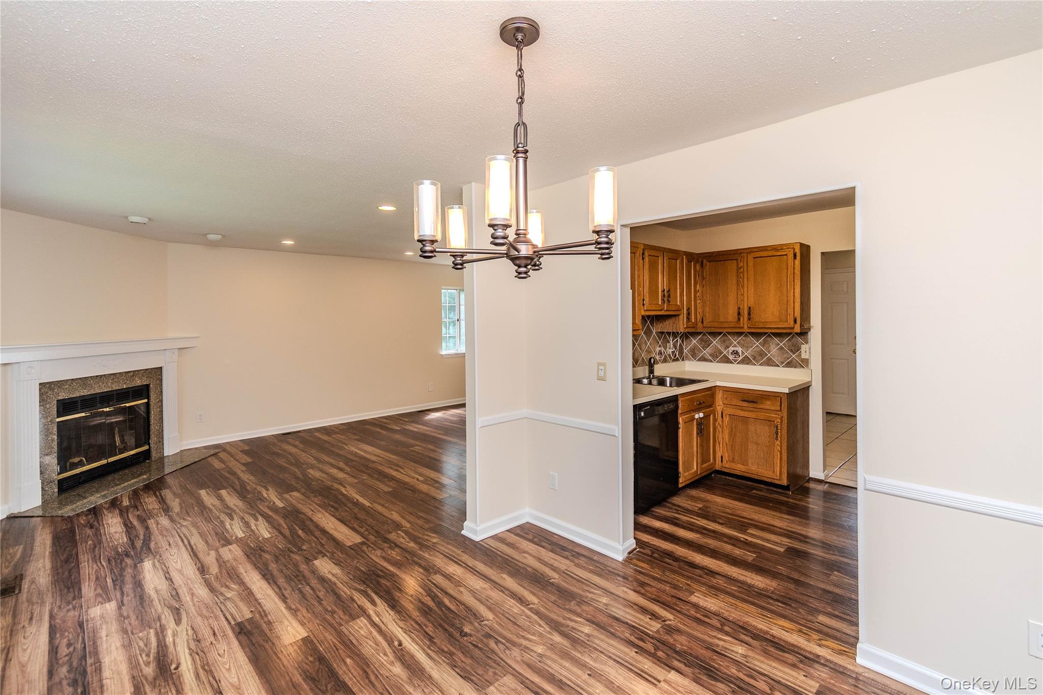405 Bentley Court – For Sale photo 6