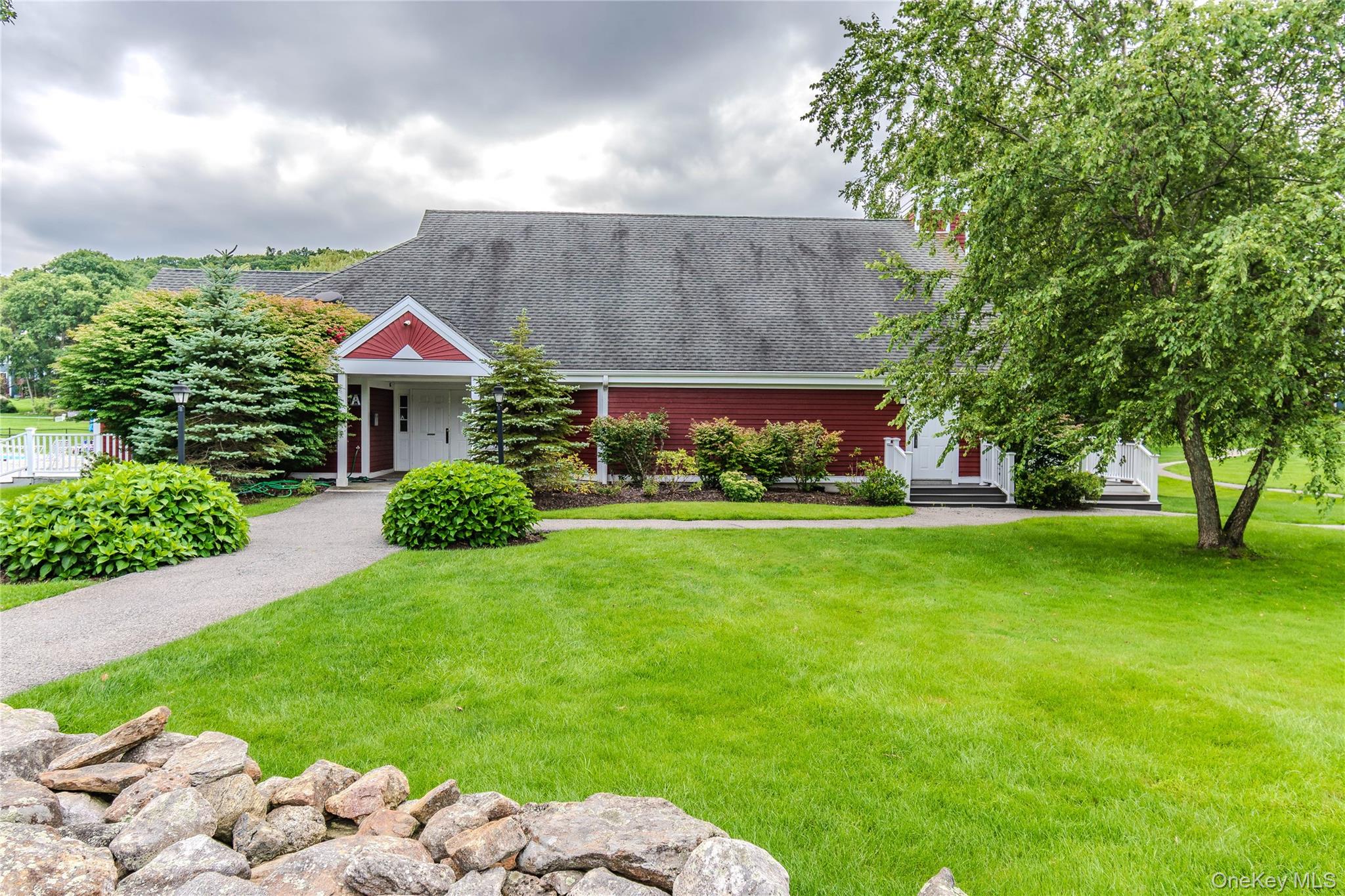 405 Bentley Court – For Sale photo 43