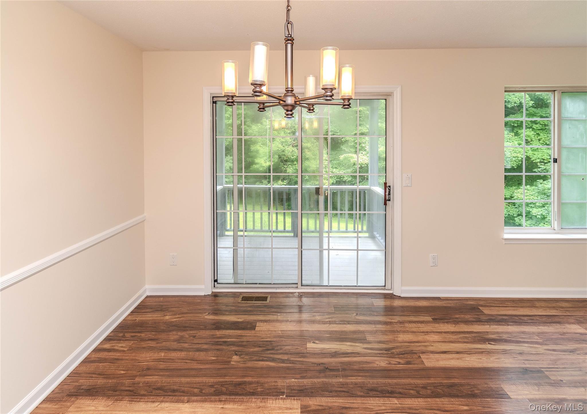 405 Bentley Court – For Sale photo 4