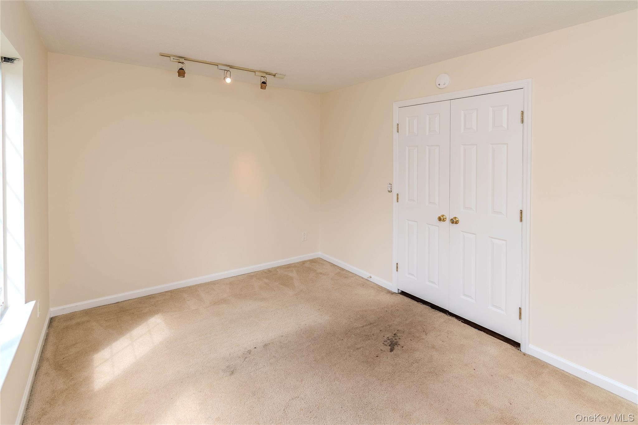 405 Bentley Court – For Sale photo 19