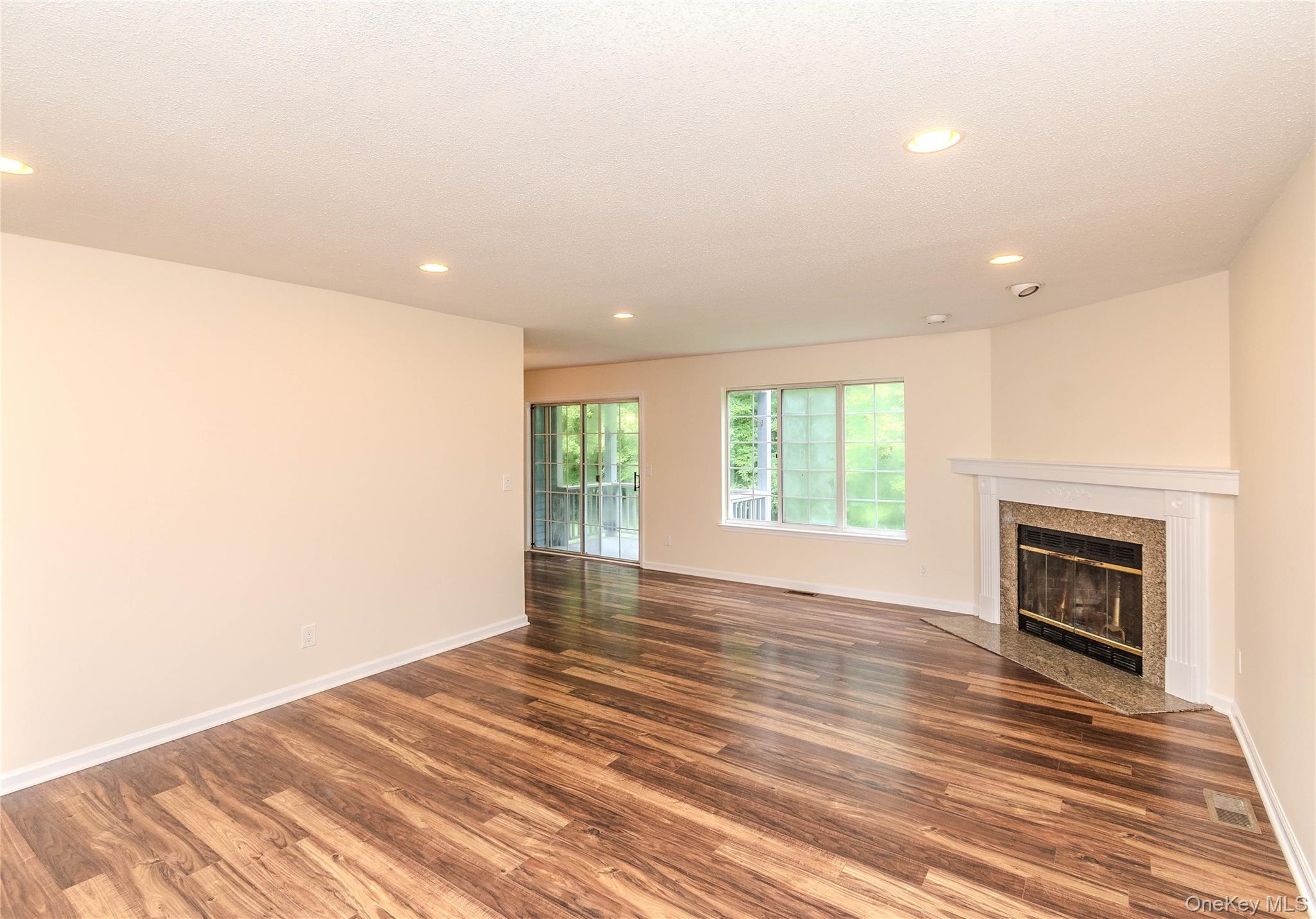 405 Bentley Court – For Sale photo 2