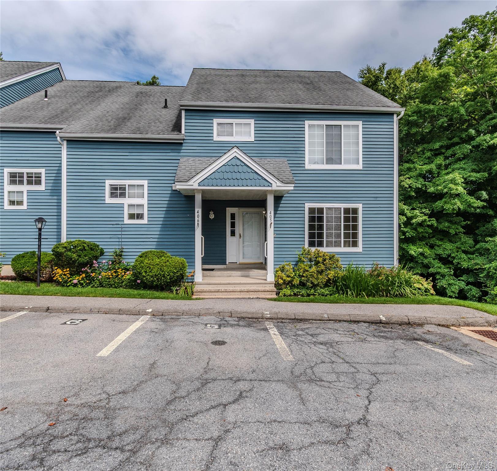 405 Bentley Court – For Sale photo 40