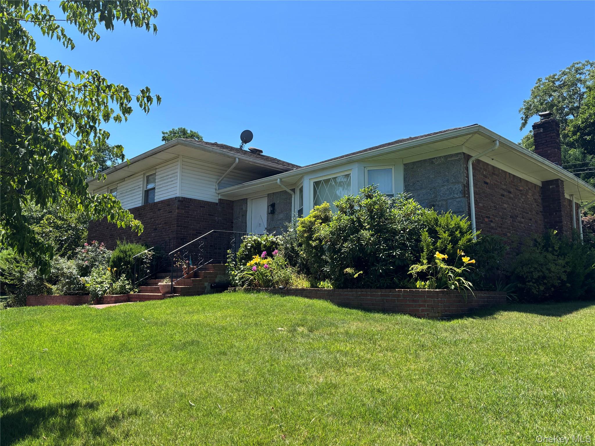 71 Willits Road – For Sale