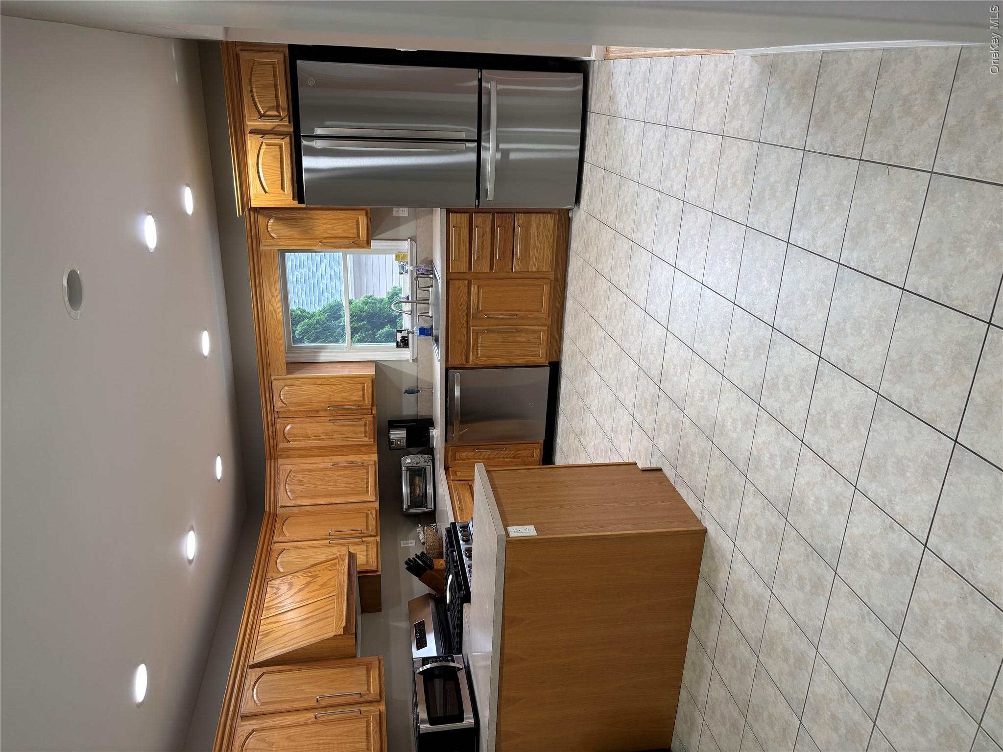 38 Hallock Avenue – For Sale photo 13