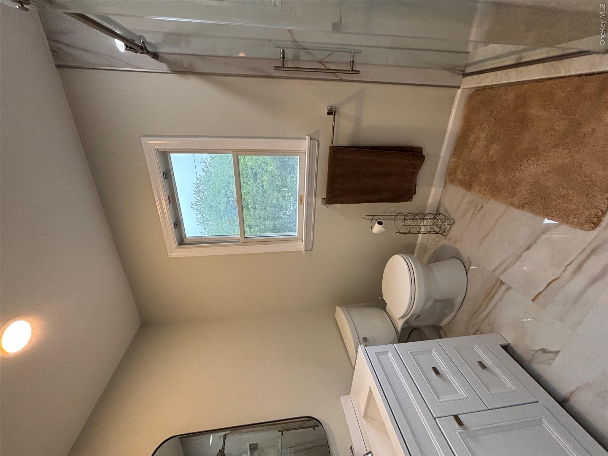 38 Hallock Avenue – For Sale photo 26