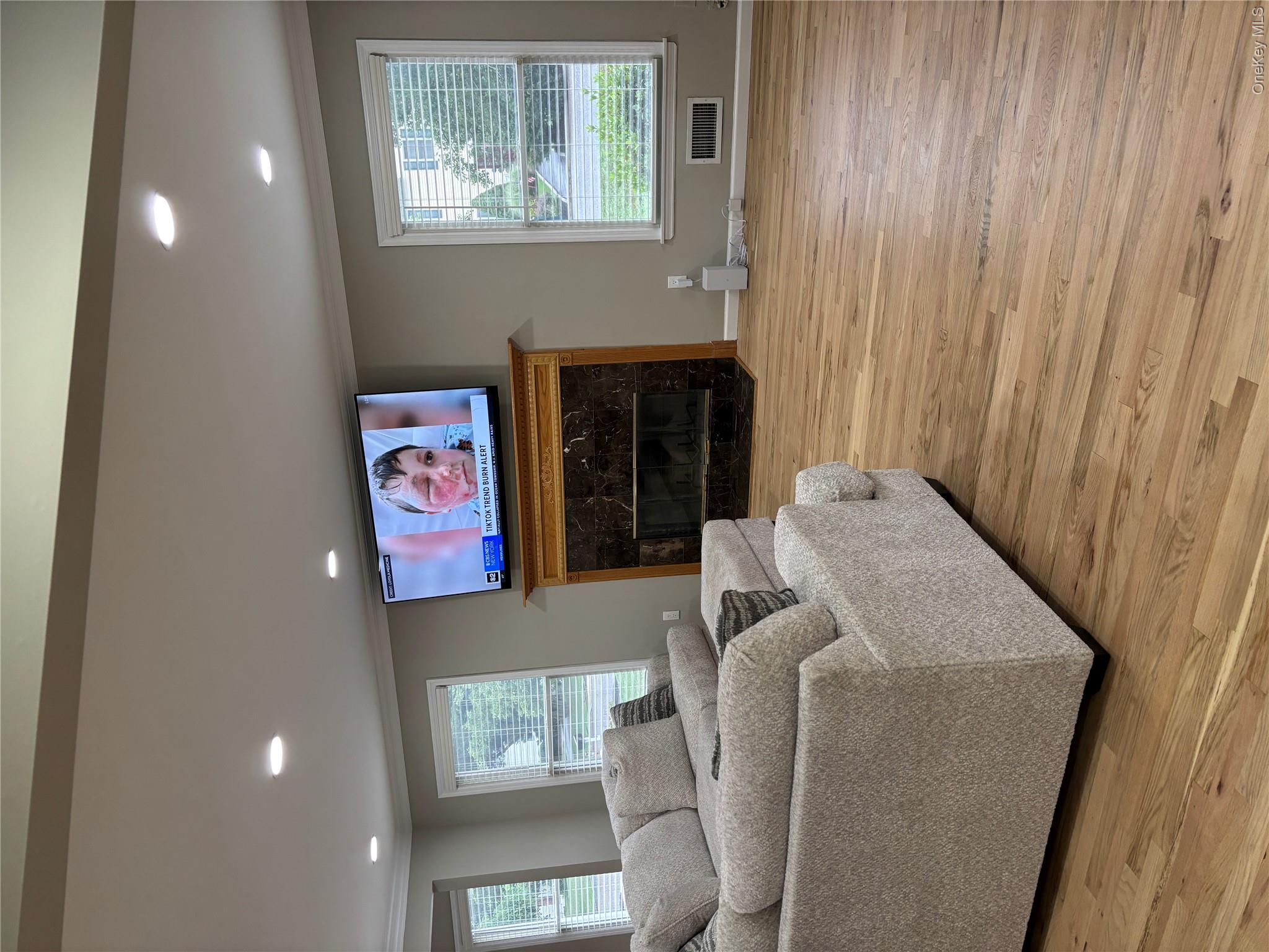 38 Hallock Avenue – For Sale photo 12