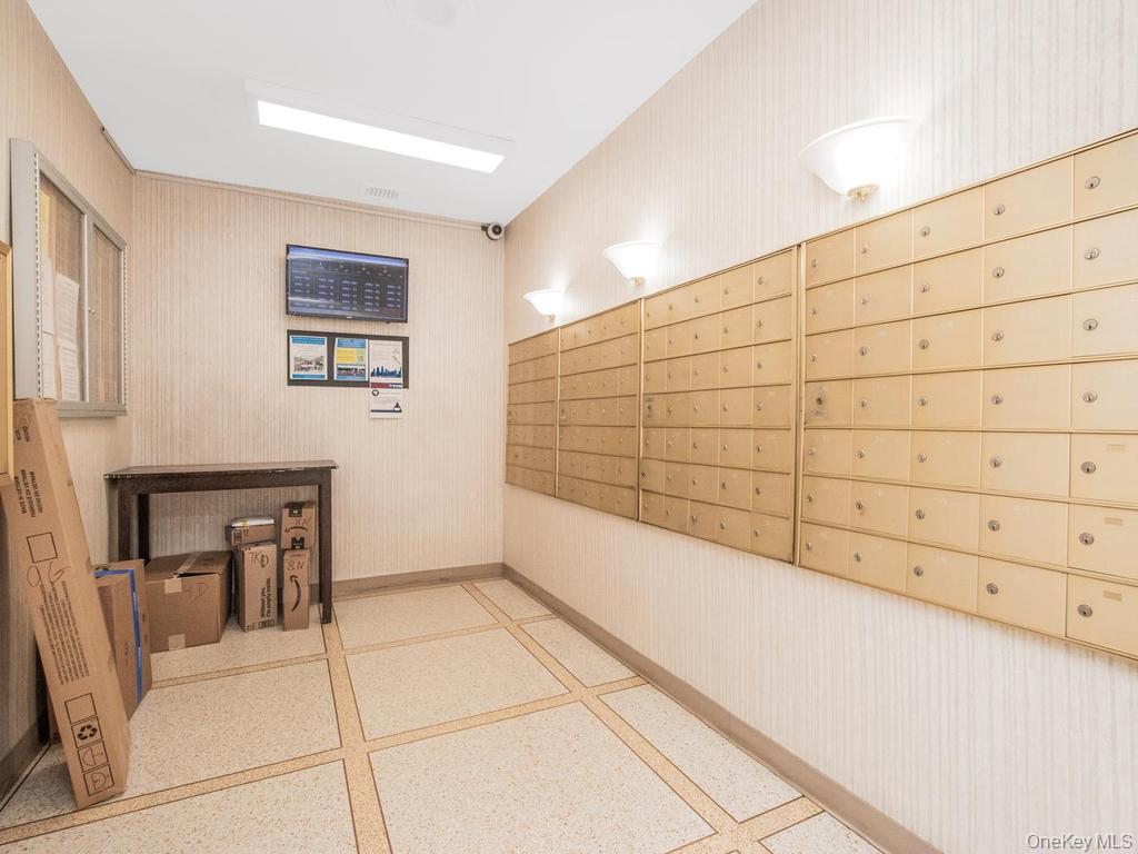 4901 Henry Hudson Parkway Parkway S, Unit 8N photo 7