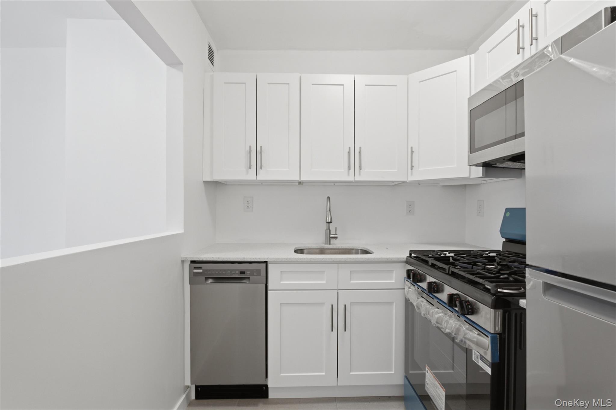 671 Bronx River Road, Unit 2N photo 5