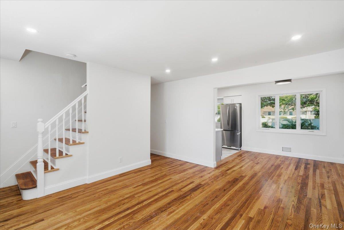 25 Lois Lane – For Sale photo 10