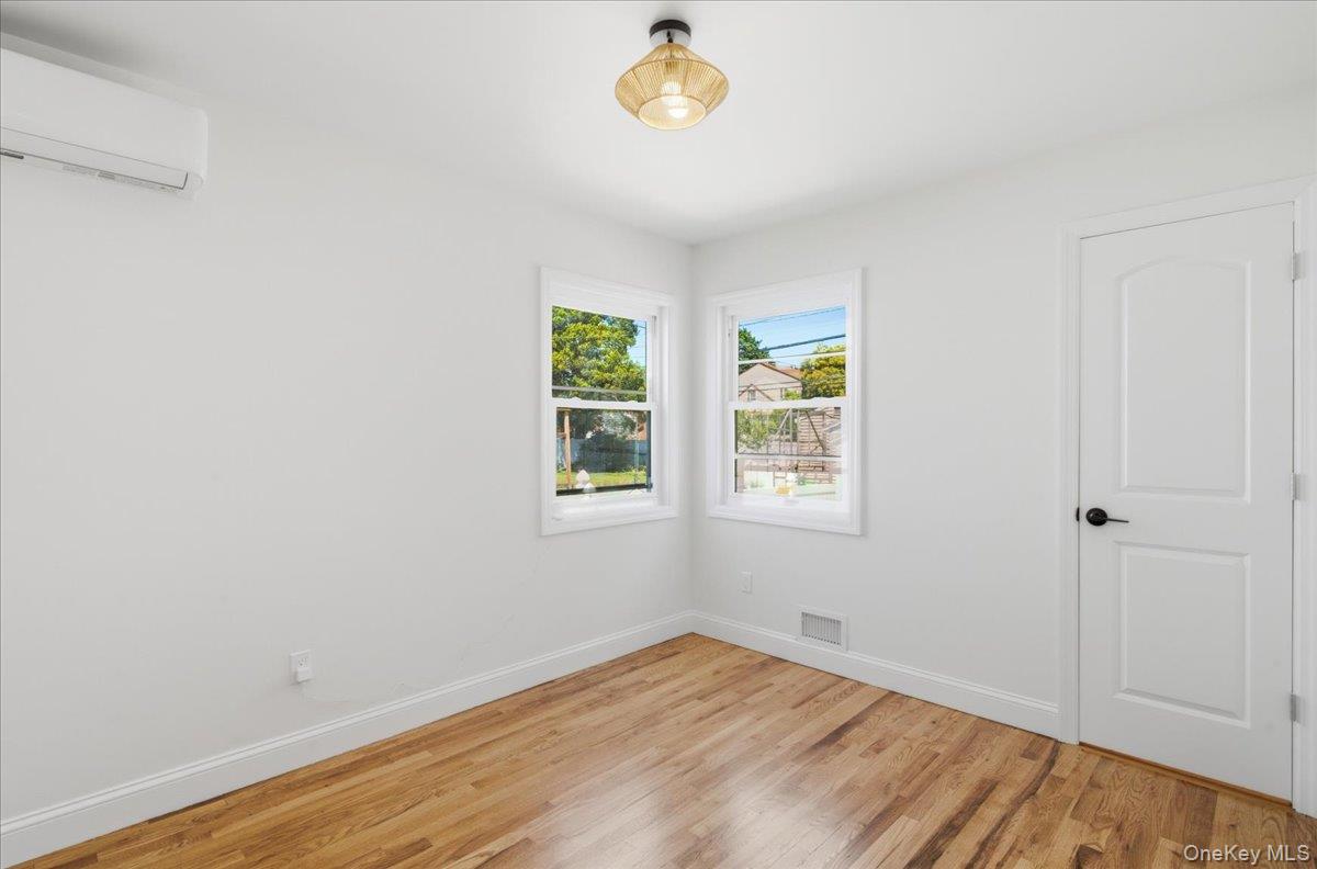 25 Lois Lane – For Sale photo 34