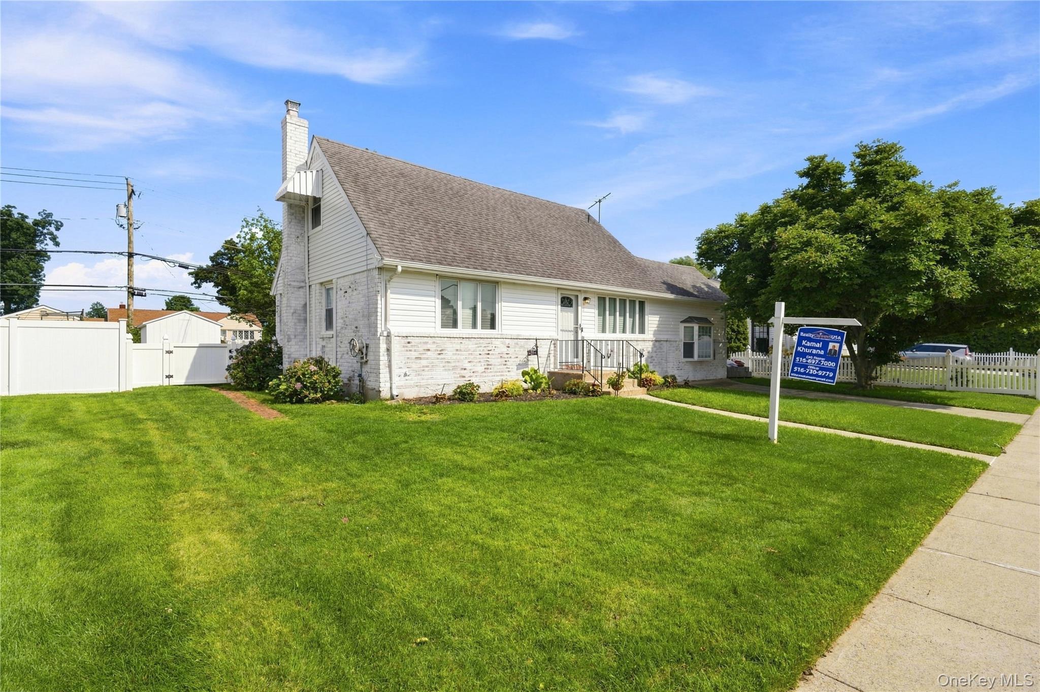25 Lois Lane – For Sale photo 2
