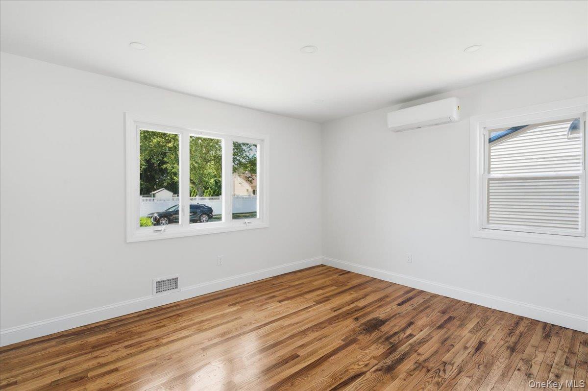 25 Lois Lane – For Sale photo 33