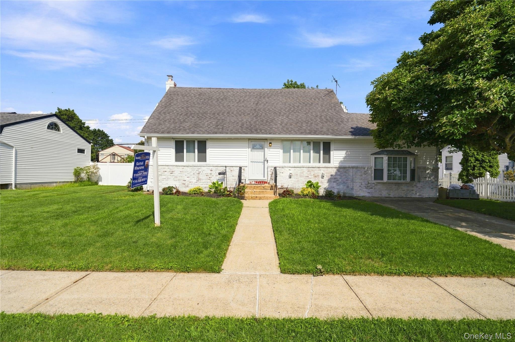 25 Lois Lane – For Sale
