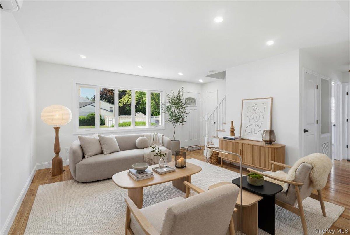 25 Lois Lane – For Sale photo 4