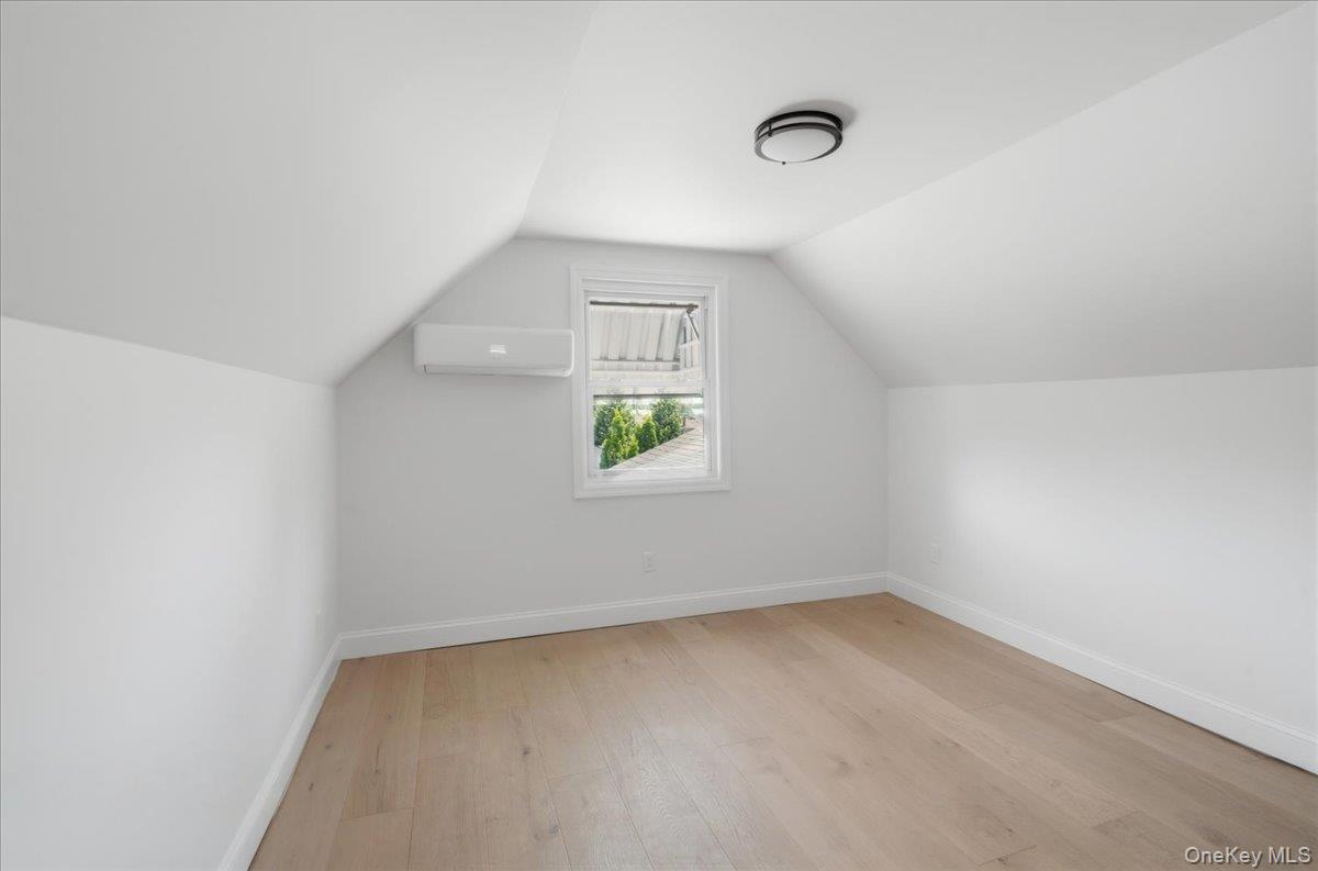 25 Lois Lane – For Sale photo 25
