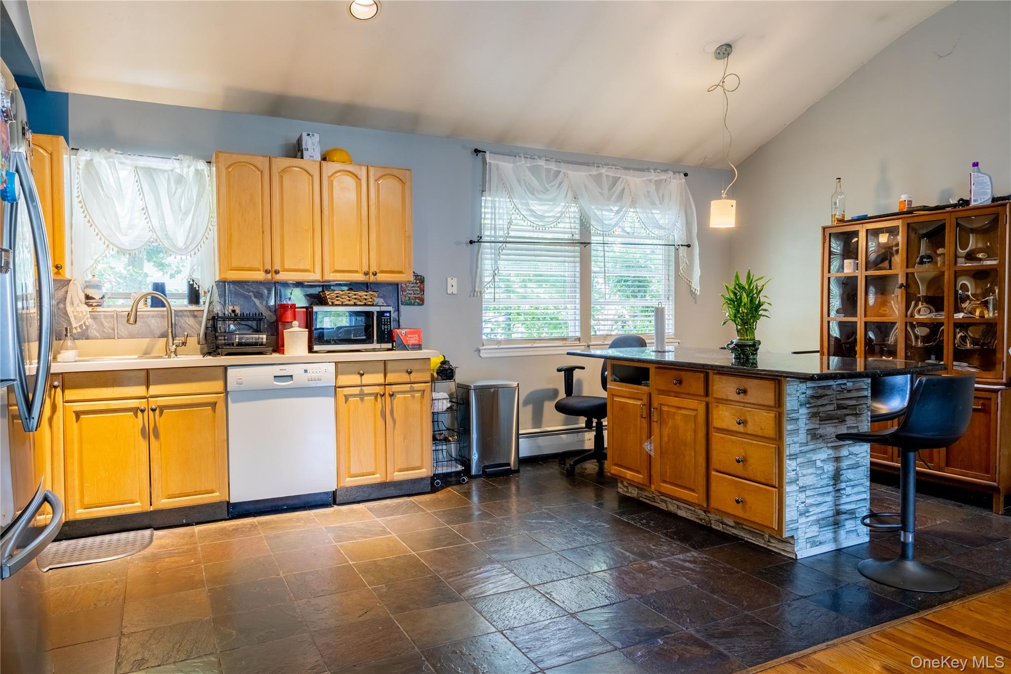5 2nd Street – For Sale photo 7