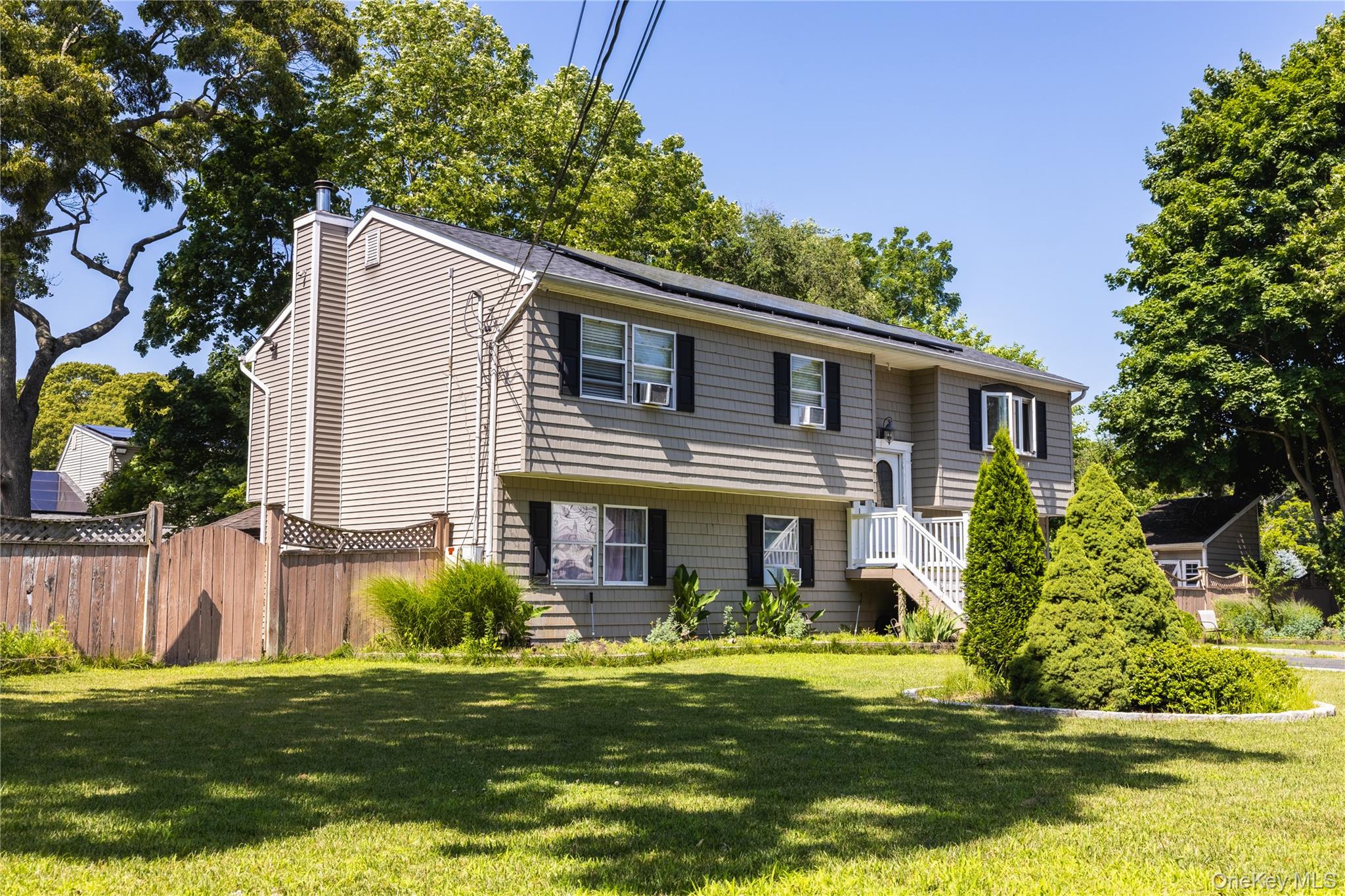 5 2nd Street – For Sale