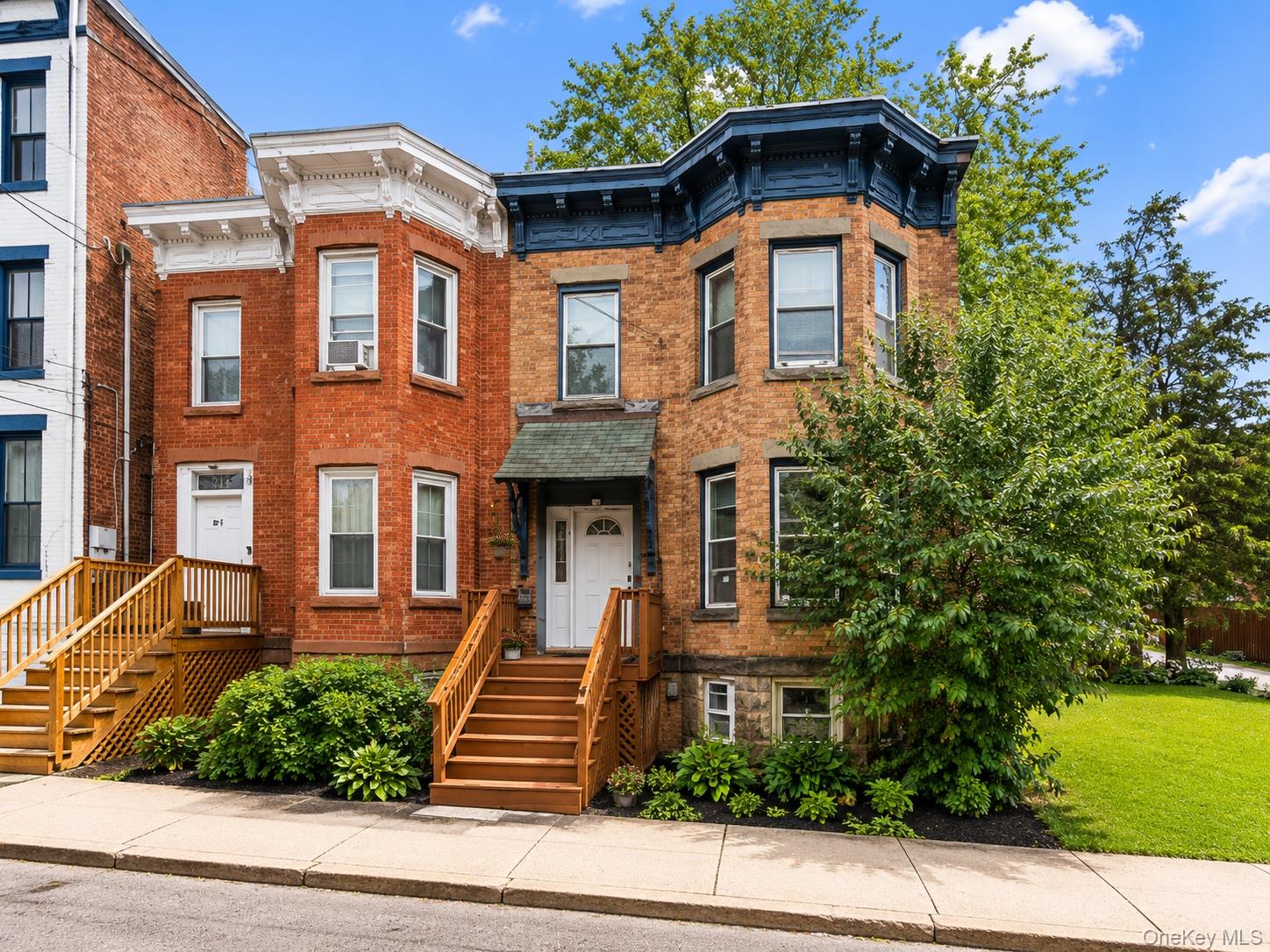 216 Dubois Street – For Sale