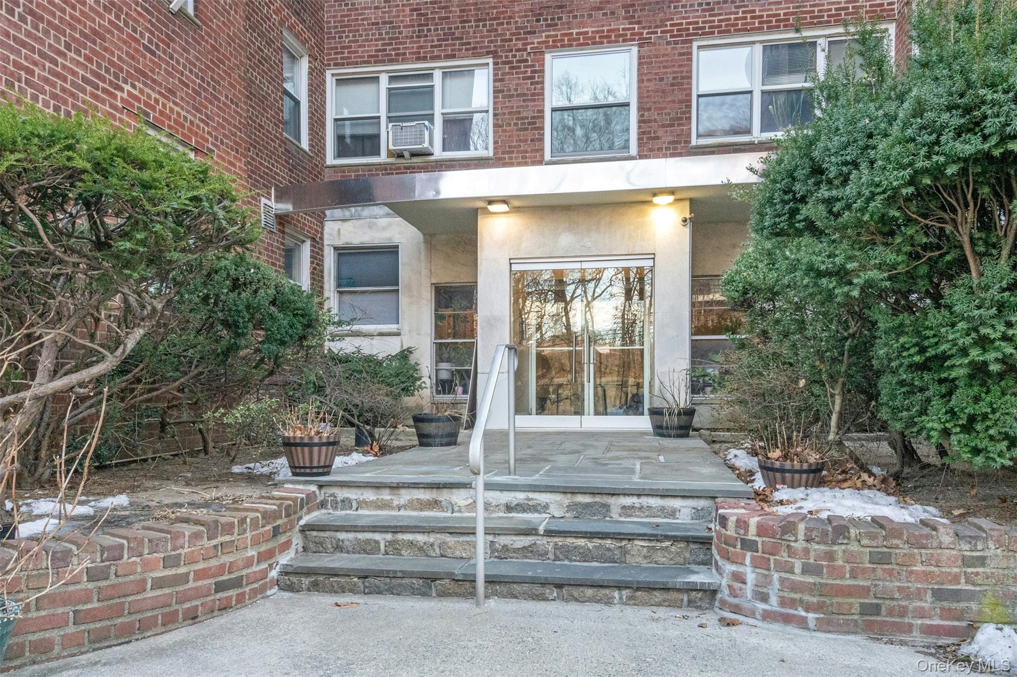1234 Midland Avenue, Unit 5F