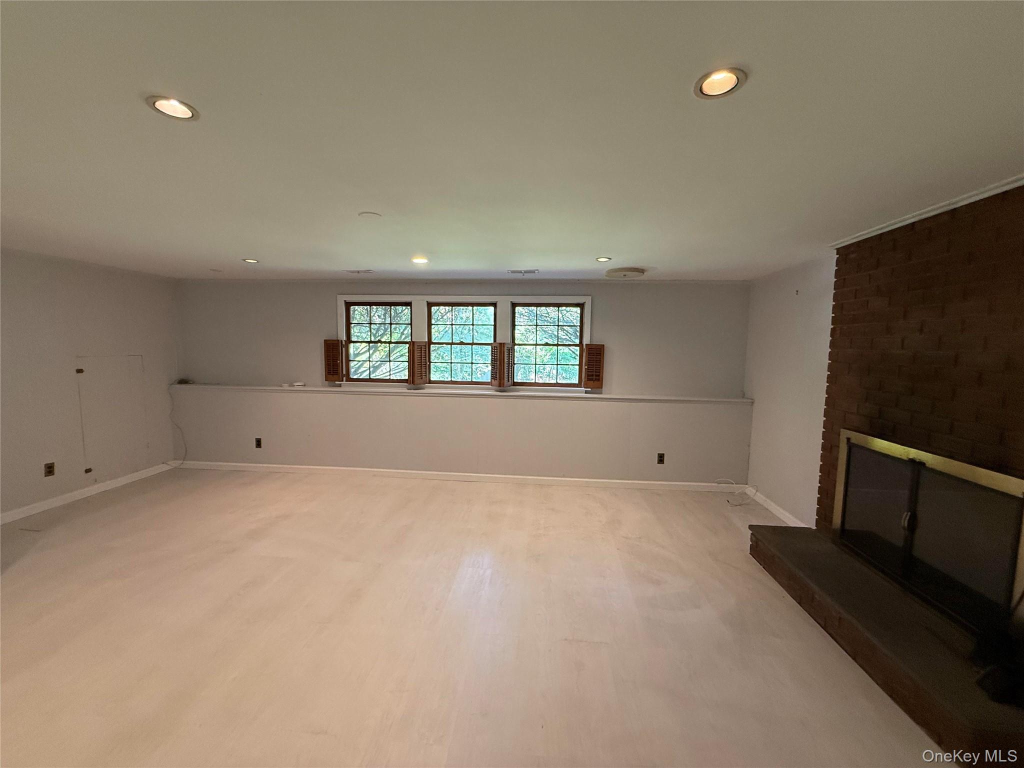 58 Quakerbridge Road – For Sale photo 2