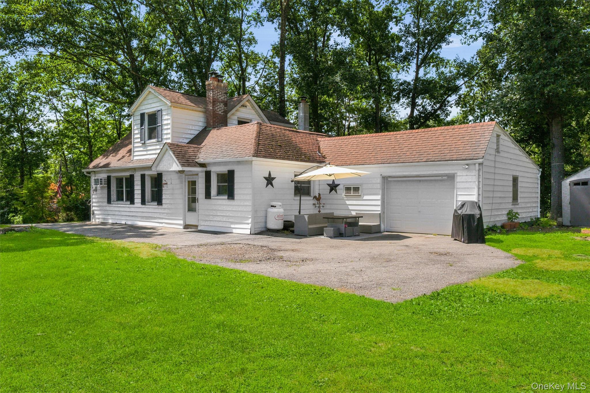 28 Mahopac Avenue – For Sale photo 3