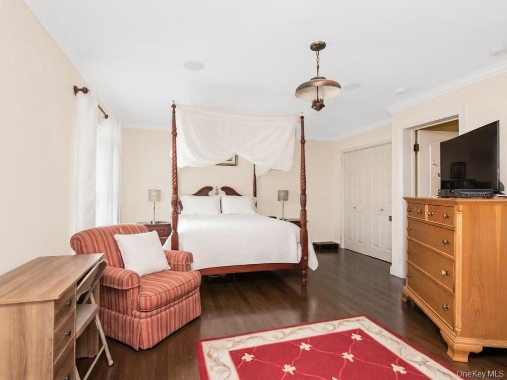 285 Centre Avenue – For Sale photo 9