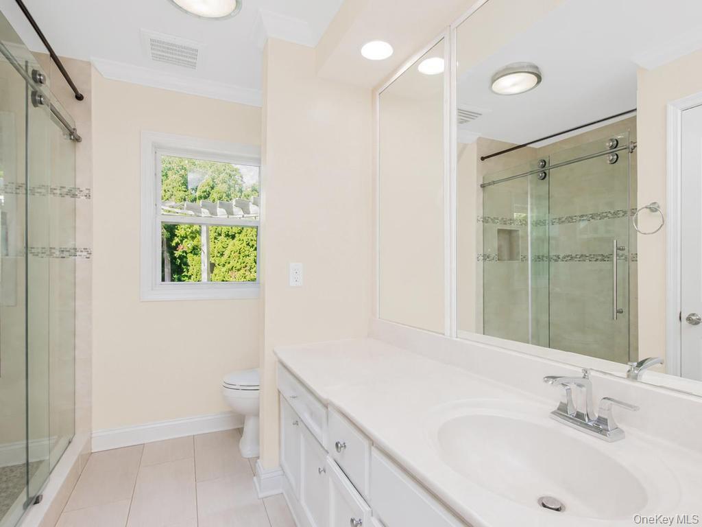 285 Centre Avenue – For Sale photo 19