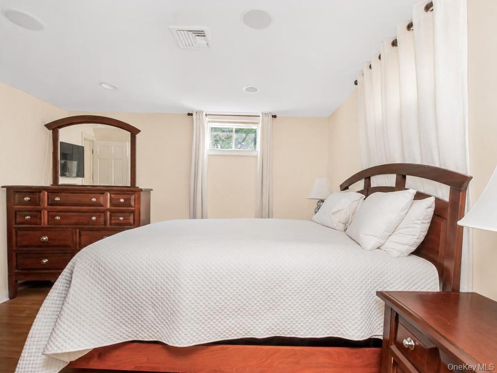285 Centre Avenue – For Sale photo 16