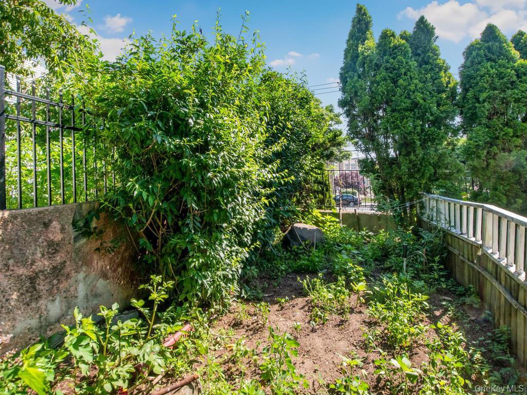 285 Centre Avenue – For Sale photo 34