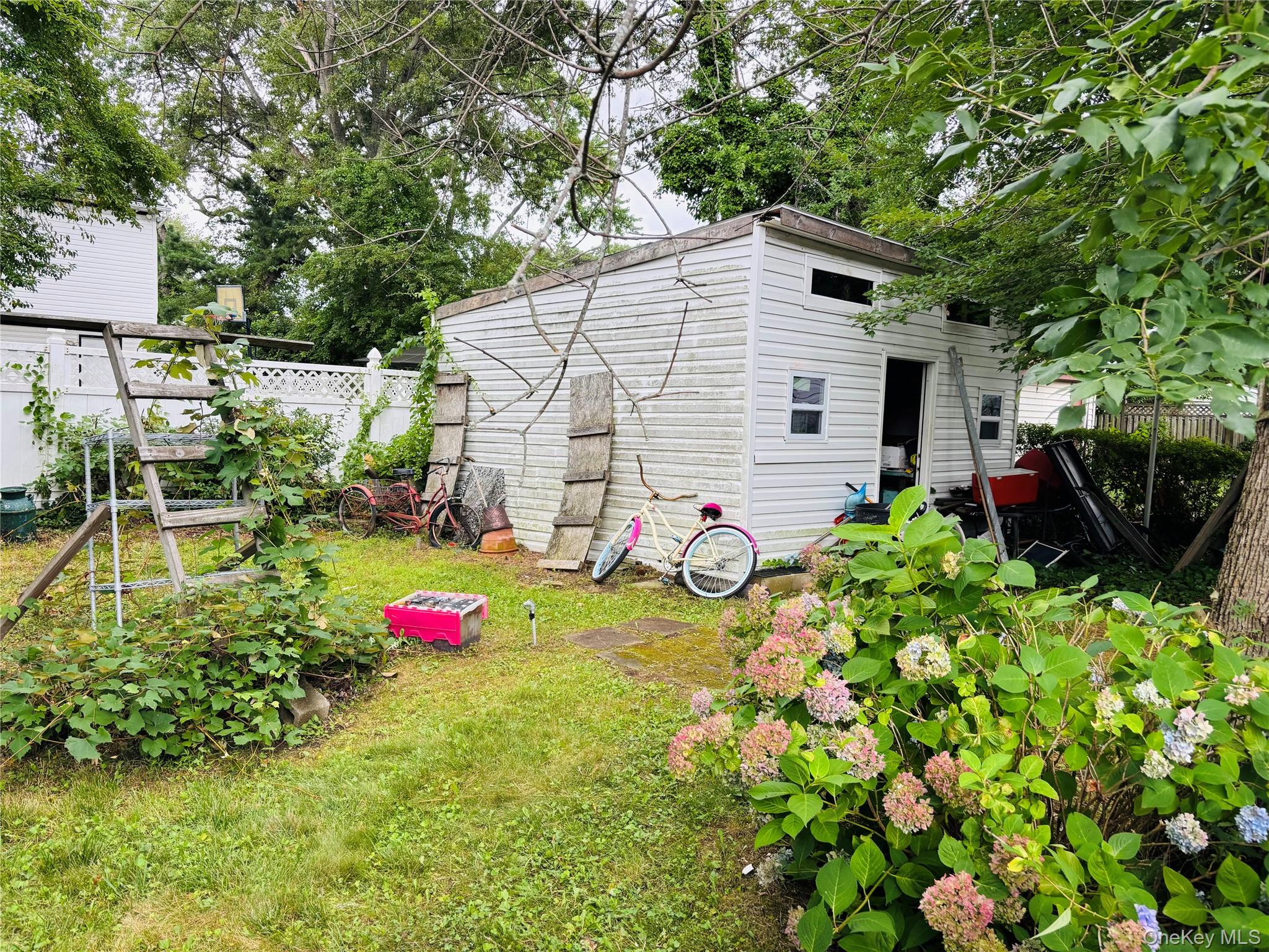 537 Lakeway Drive – For Sale photo 25