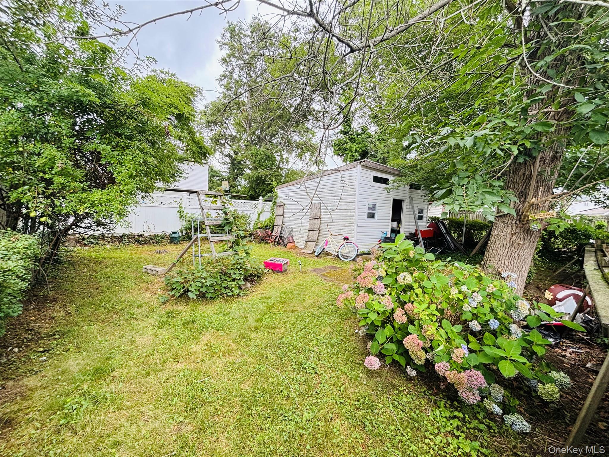 537 Lakeway Drive – For Sale photo 24