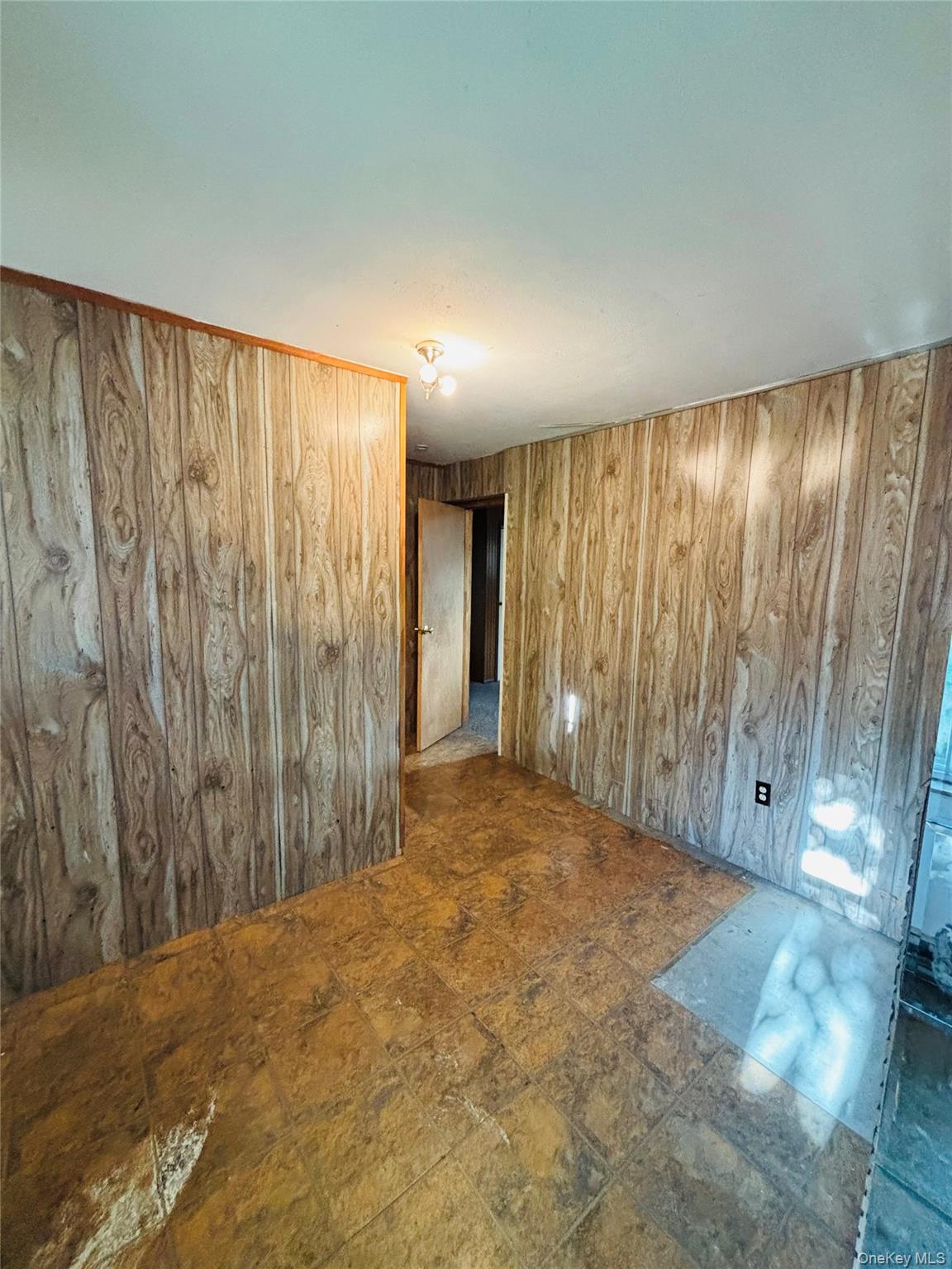 537 Lakeway Drive – For Sale photo 22