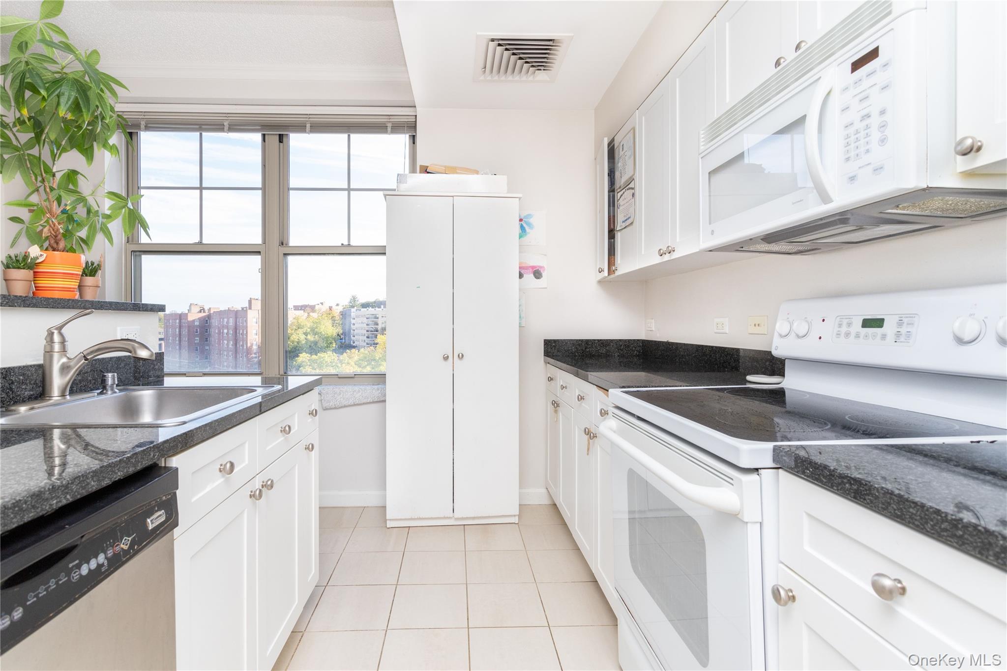 300 Mamaroneck Avenue, Unit 632 photo 3