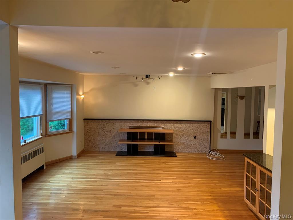 2 Stuart Drive – For Rent photo 2