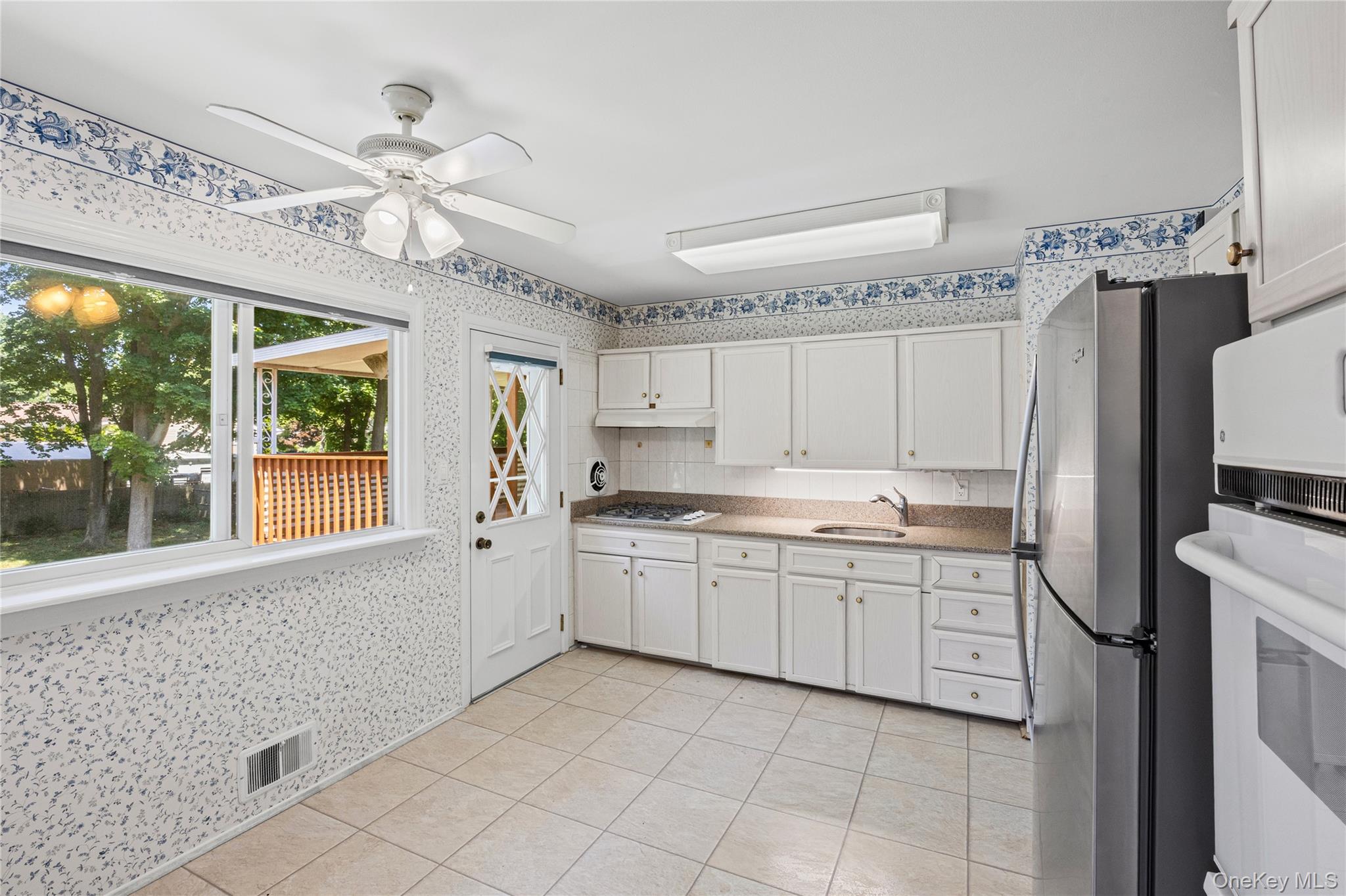 259 Burr Road – For Sale photo 4