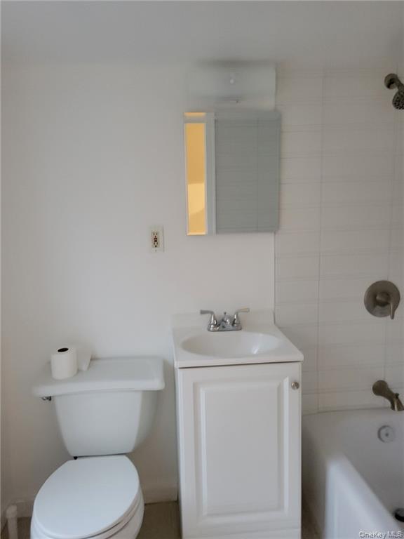 412 Warburton Avenue, Unit 3 photo 6