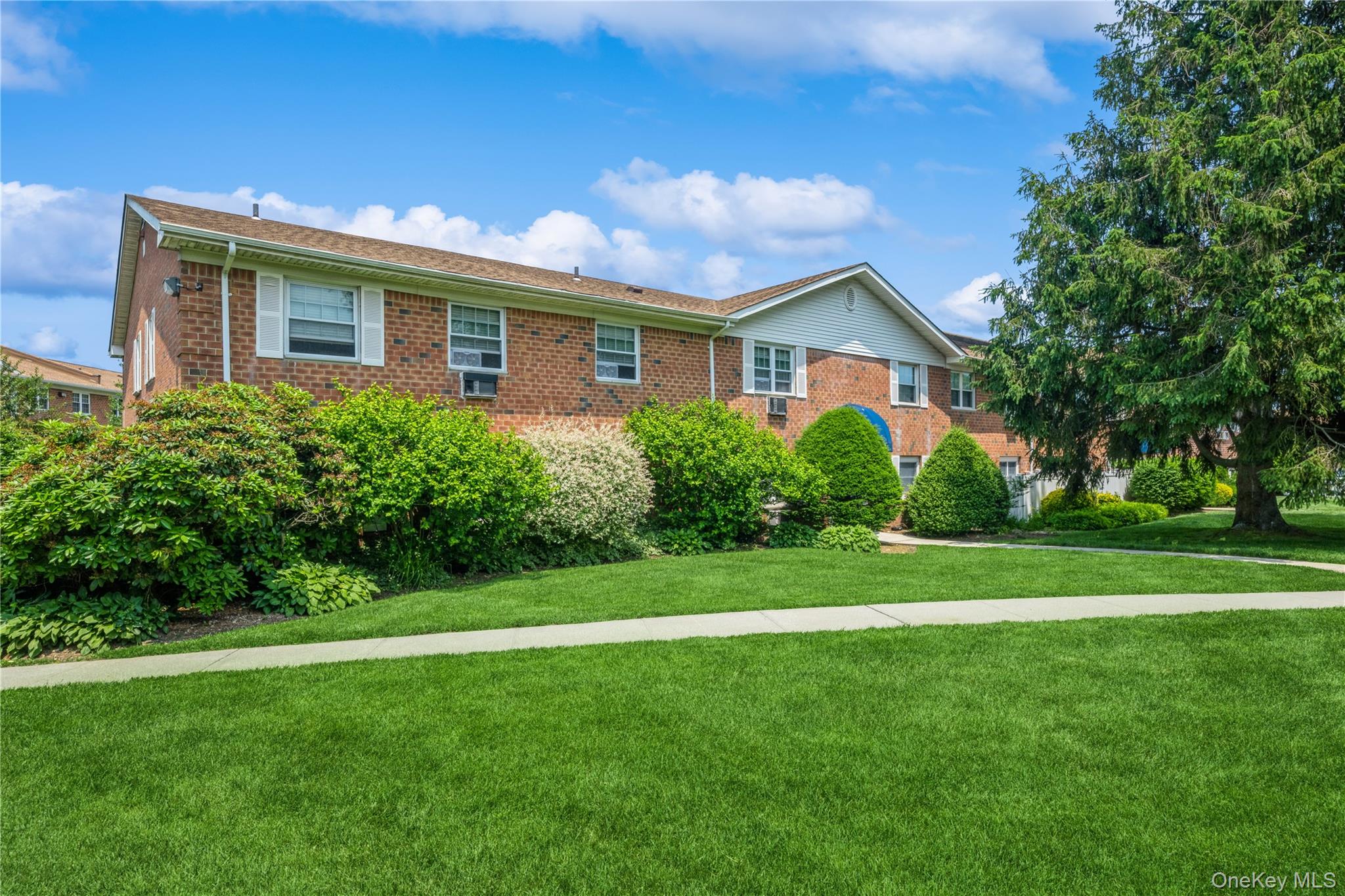 460 Old Town Road, Unit 8J photo 2