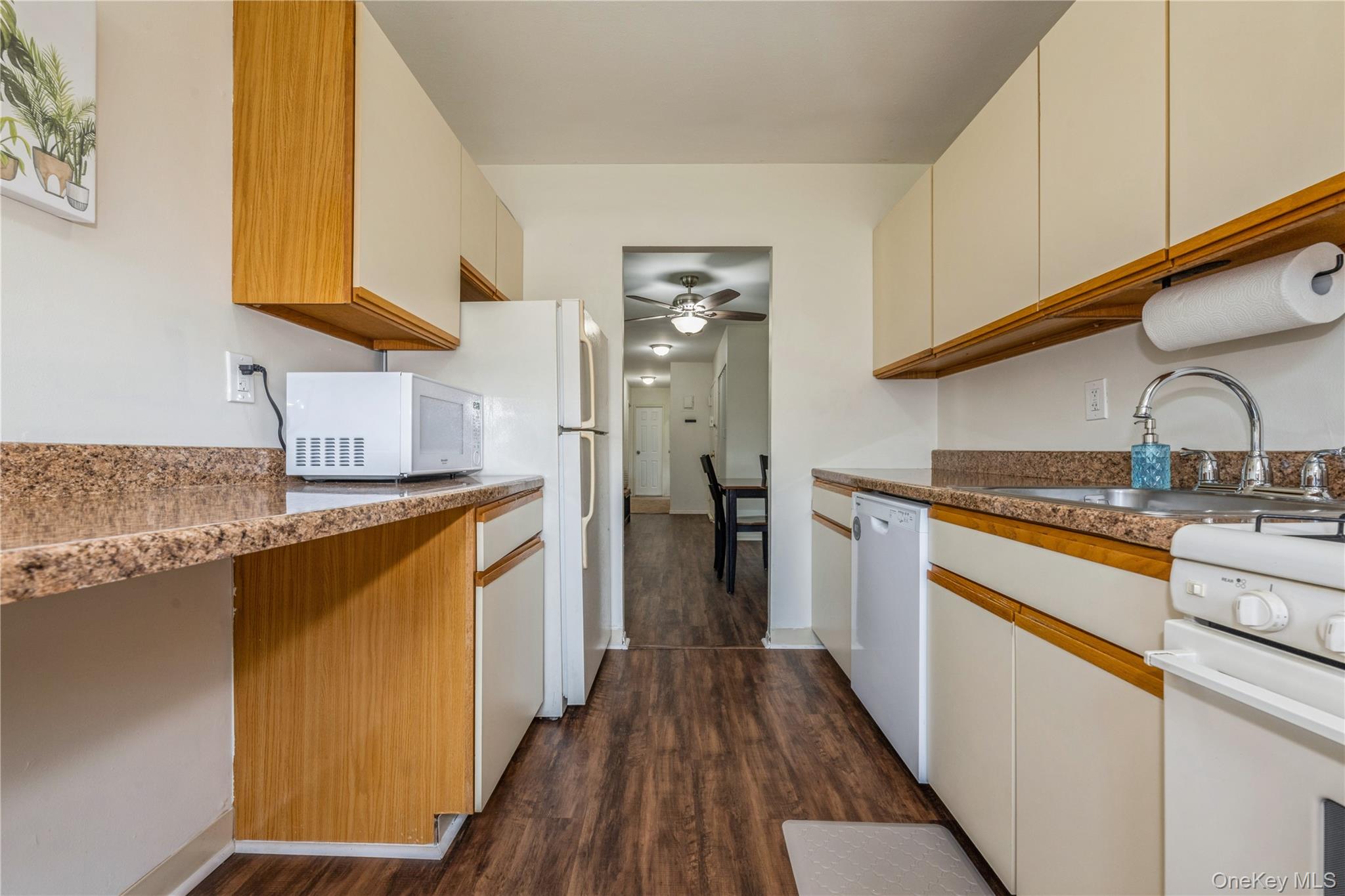 460 Old Town Road, Unit 8J photo 9