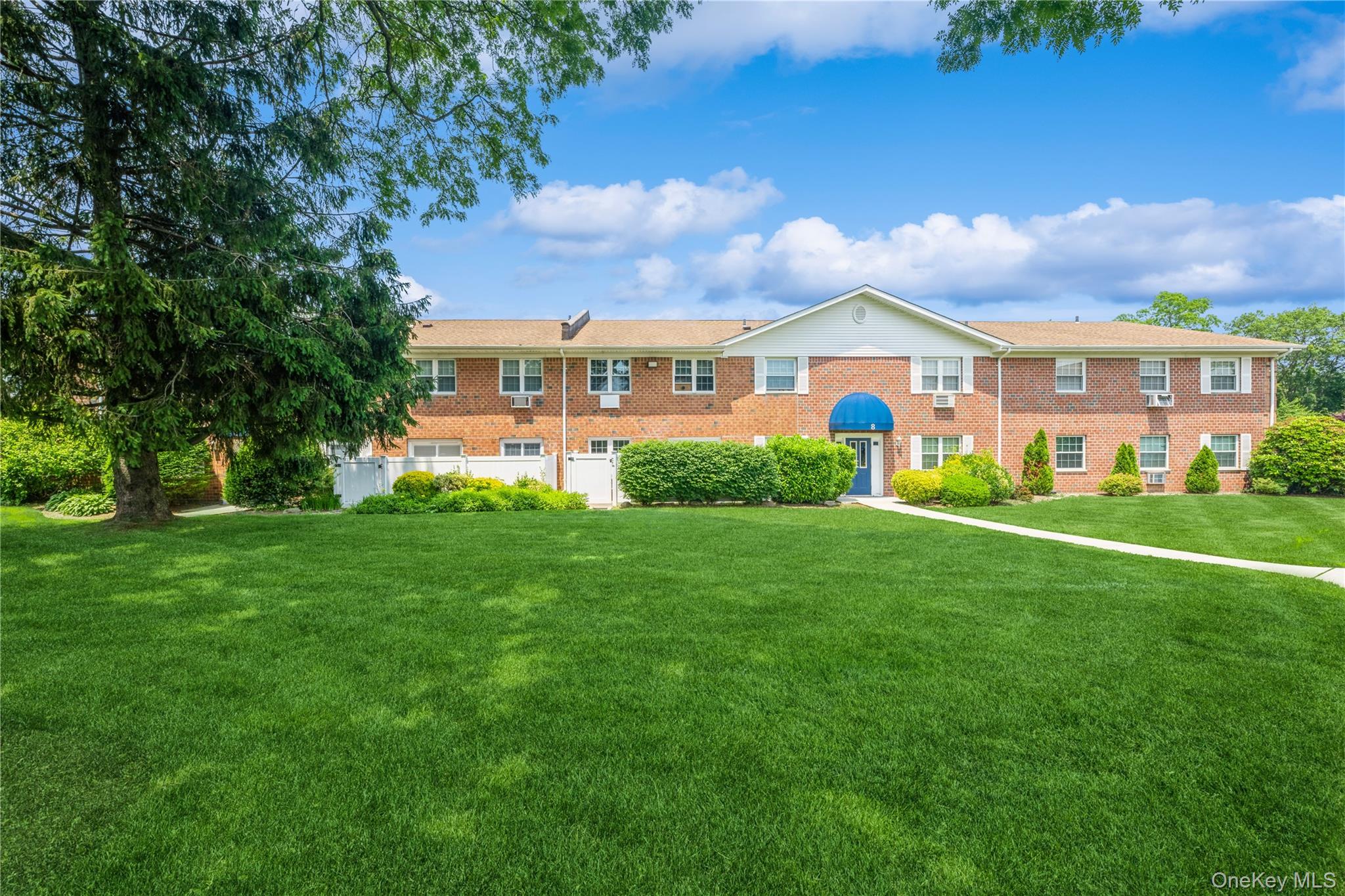460 Old Town Road, Unit 8J