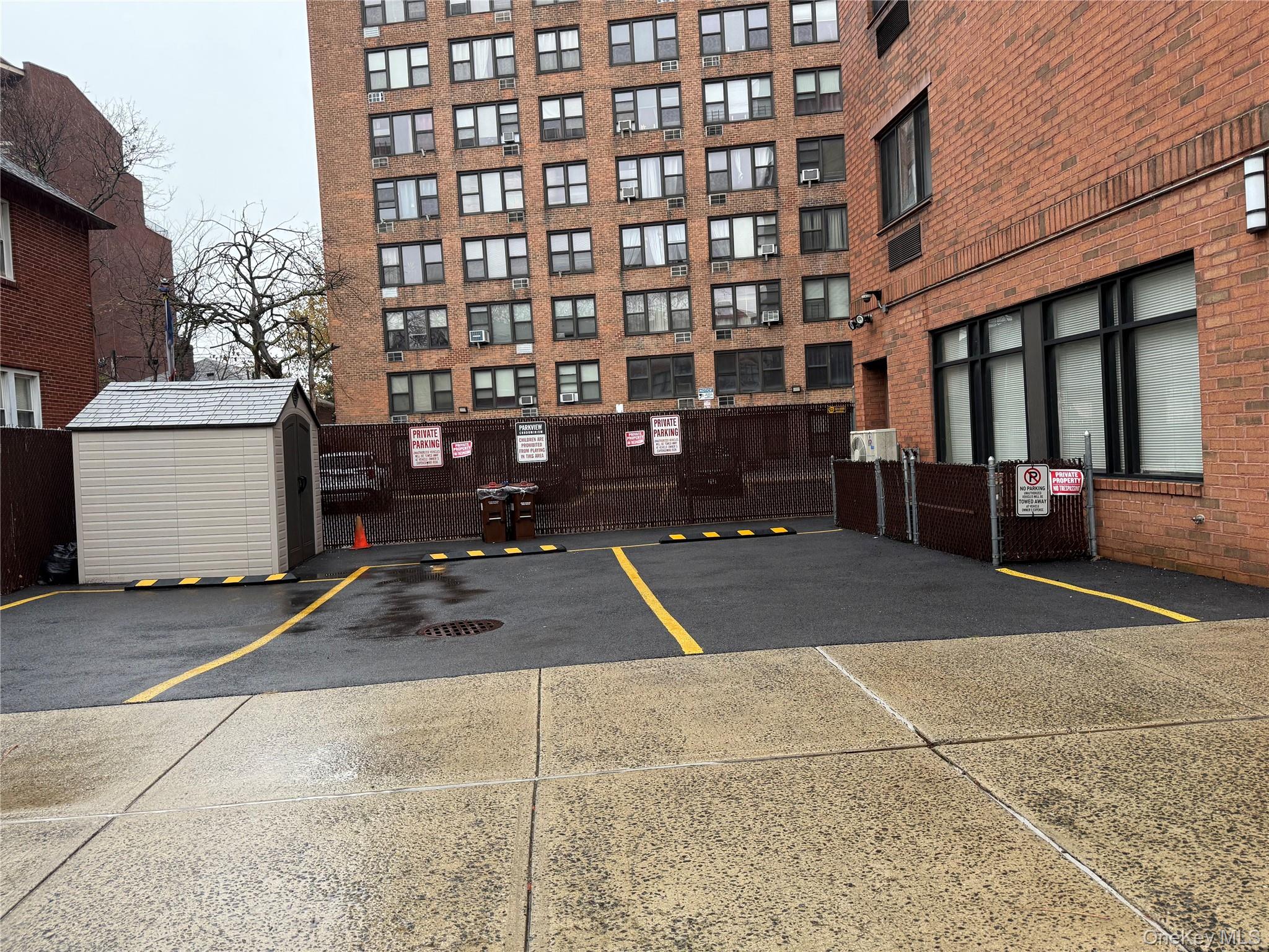 1600 Parkview Avenue, Unit 1C photo 3