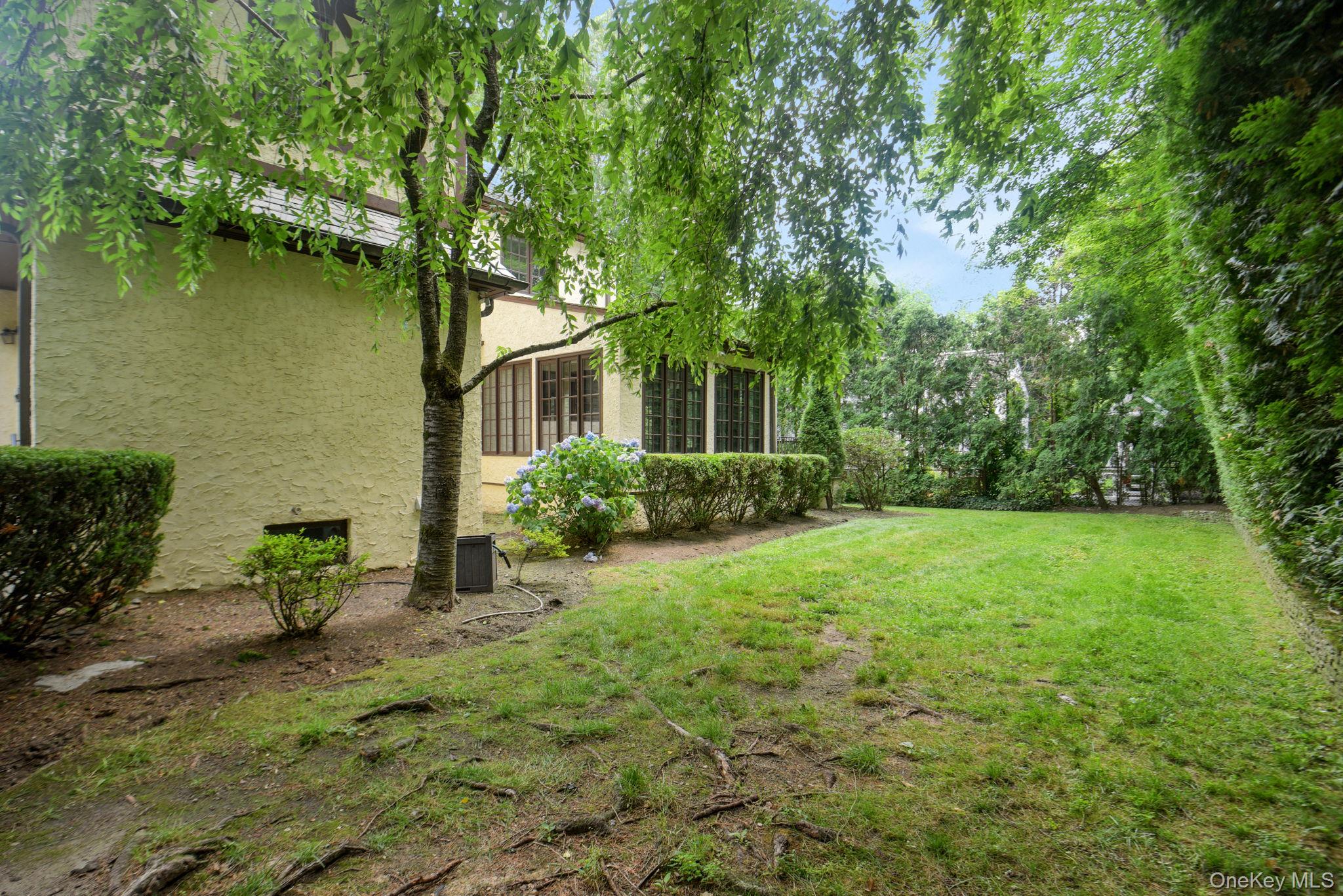 46 FENIMORE Road – For Rent photo 8