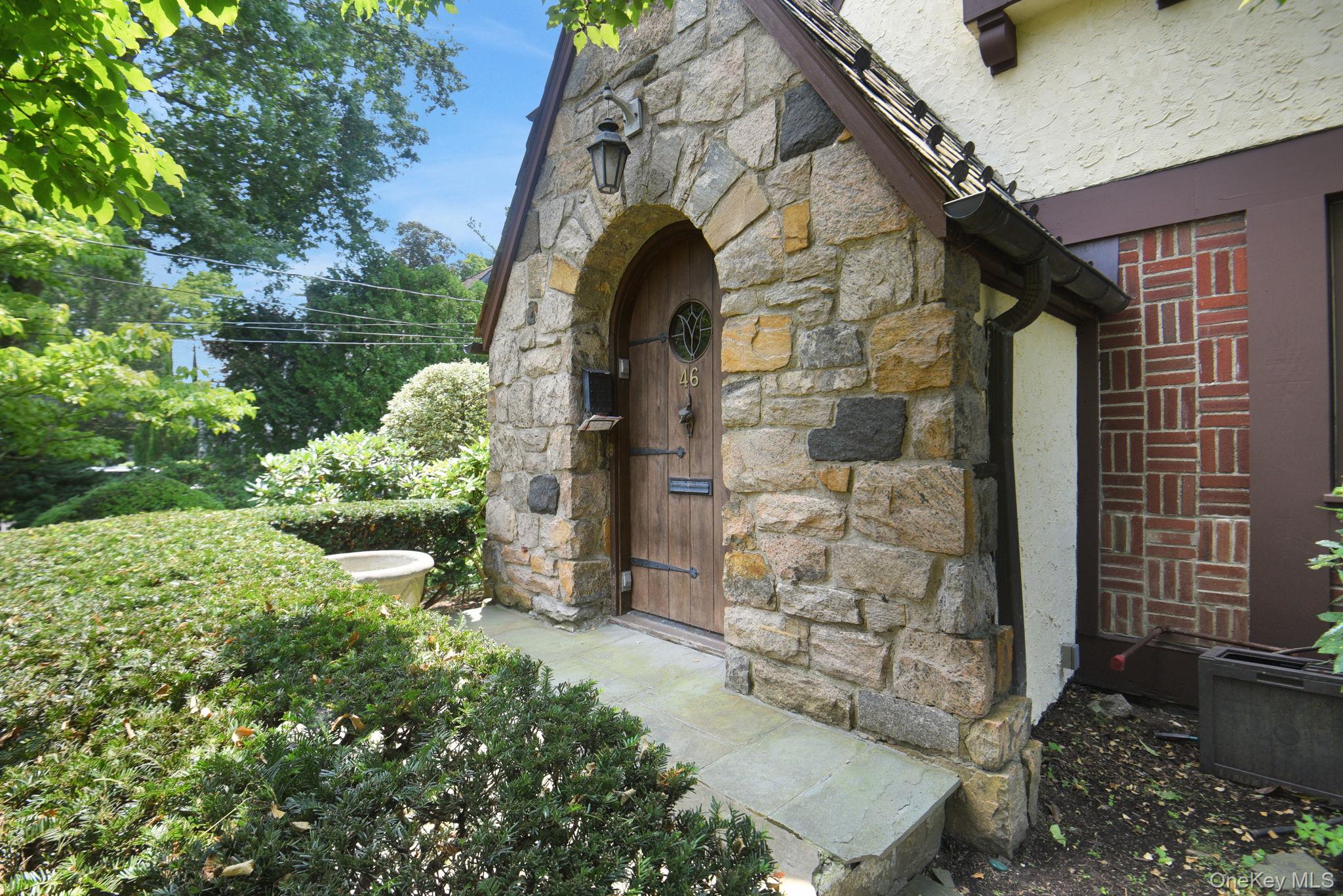 46 FENIMORE Road – For Rent photo 5