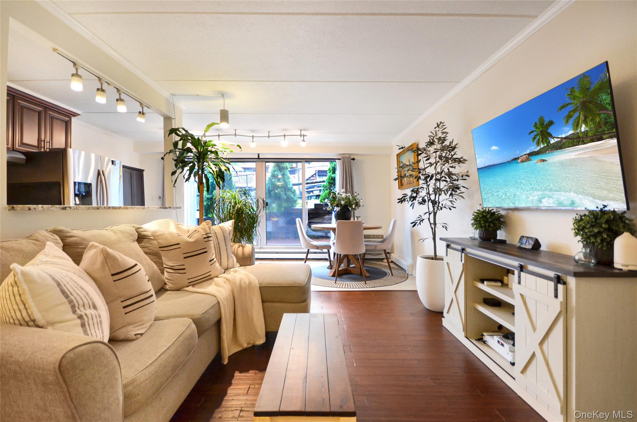 397 N Broadway, Unit 1F