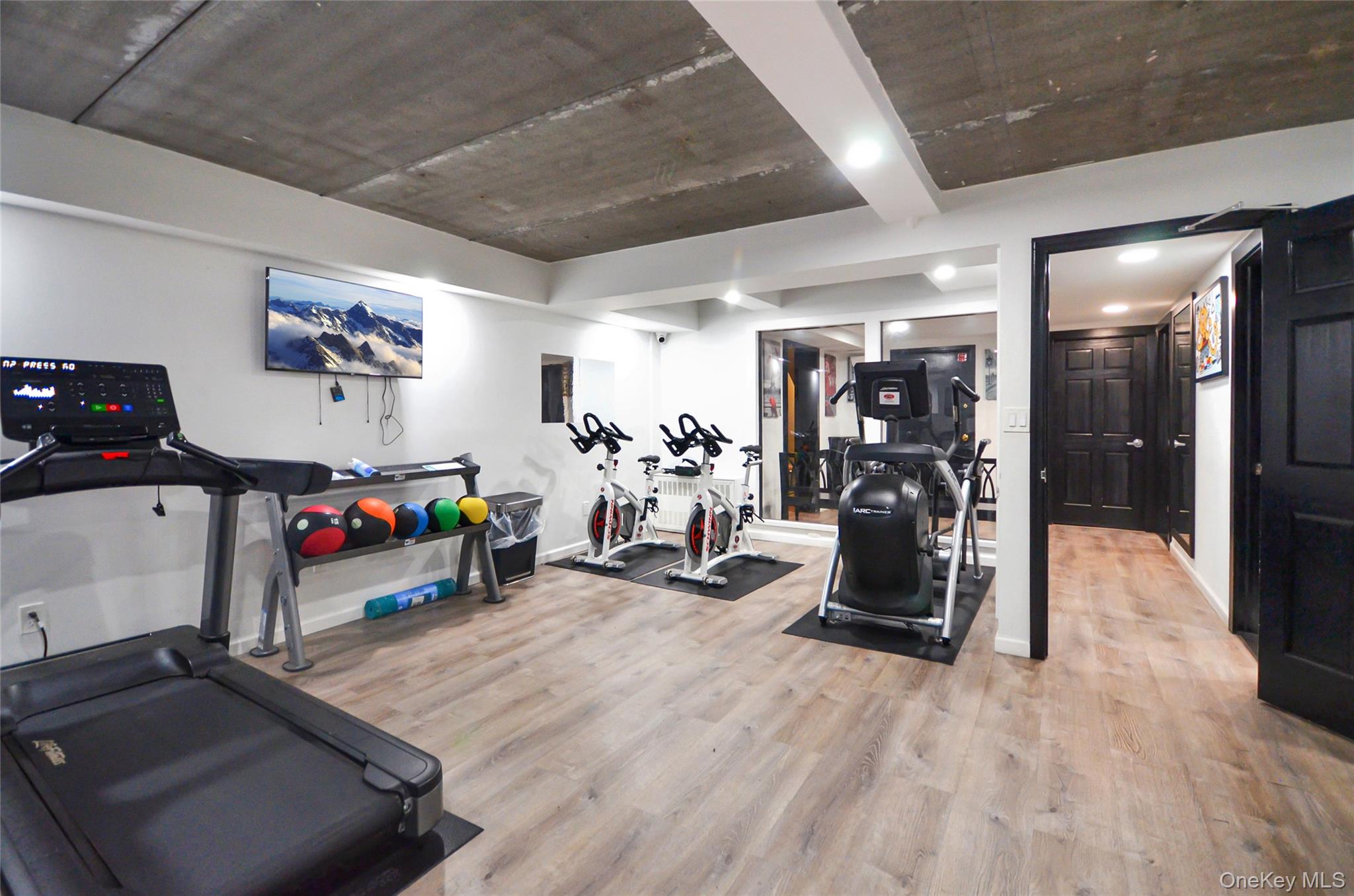 397 N Broadway, Unit 1F photo 14