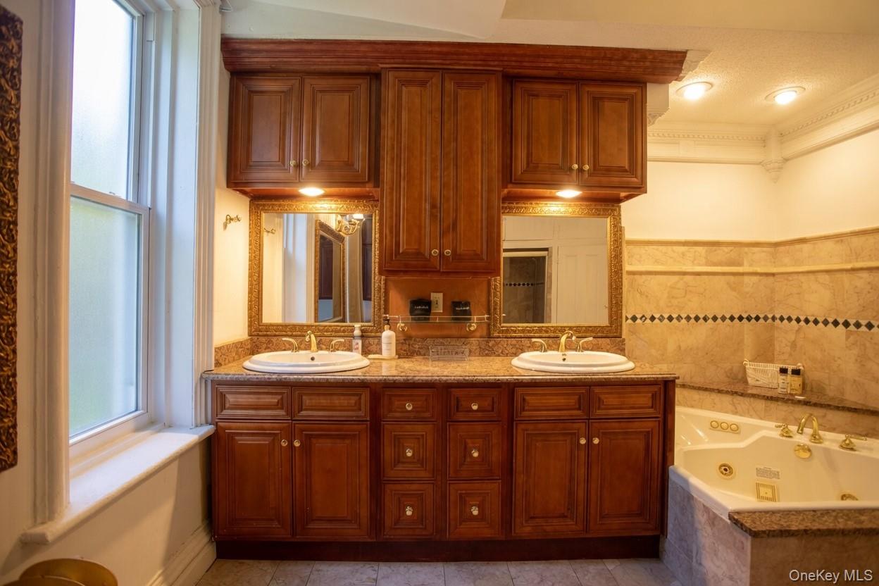 12 Monell Place – For Sale photo 18