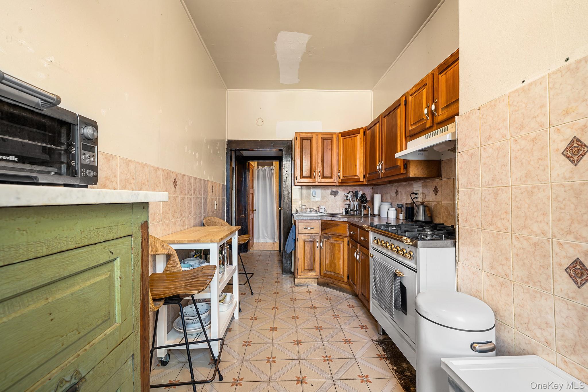 601 Knickerbocker Avenue – For Sale photo 13