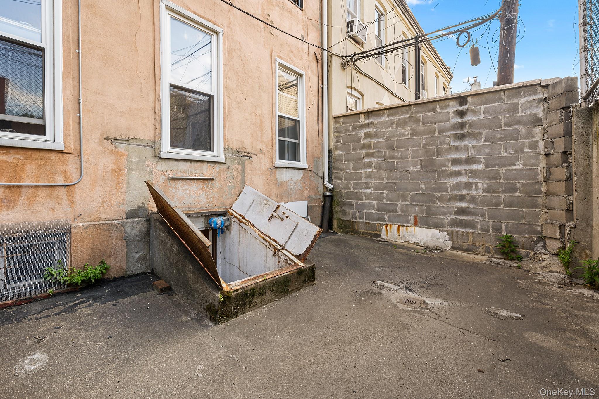 601 Knickerbocker Avenue – For Sale photo 21