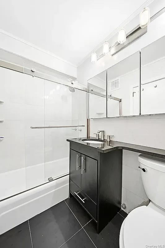 370 E 76th Street, Unit B1102 photo 6