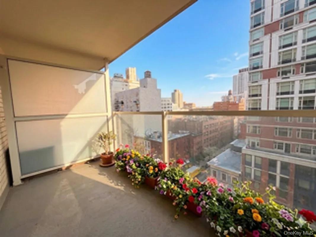370 E 76th Street, Unit B1102